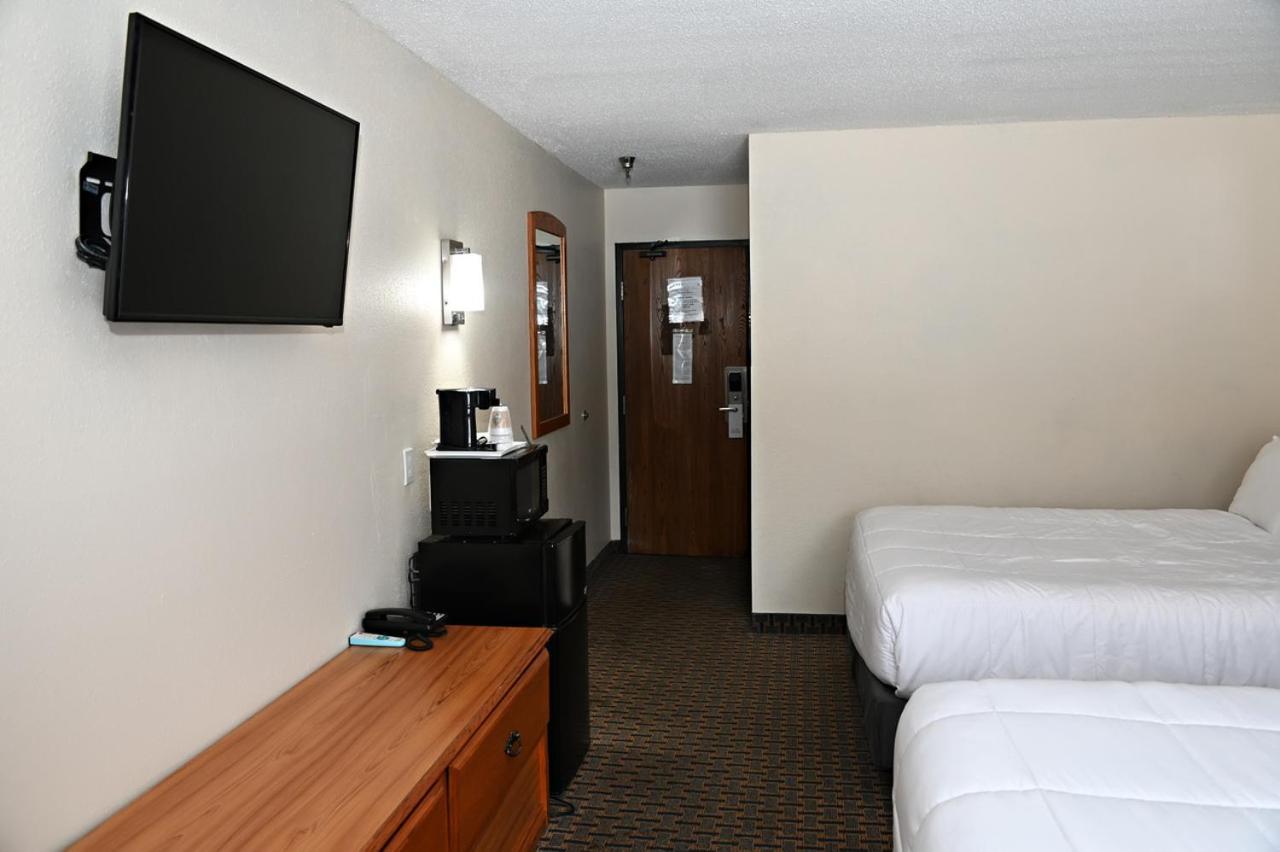 Hibbing Inn And Suites Exterior foto